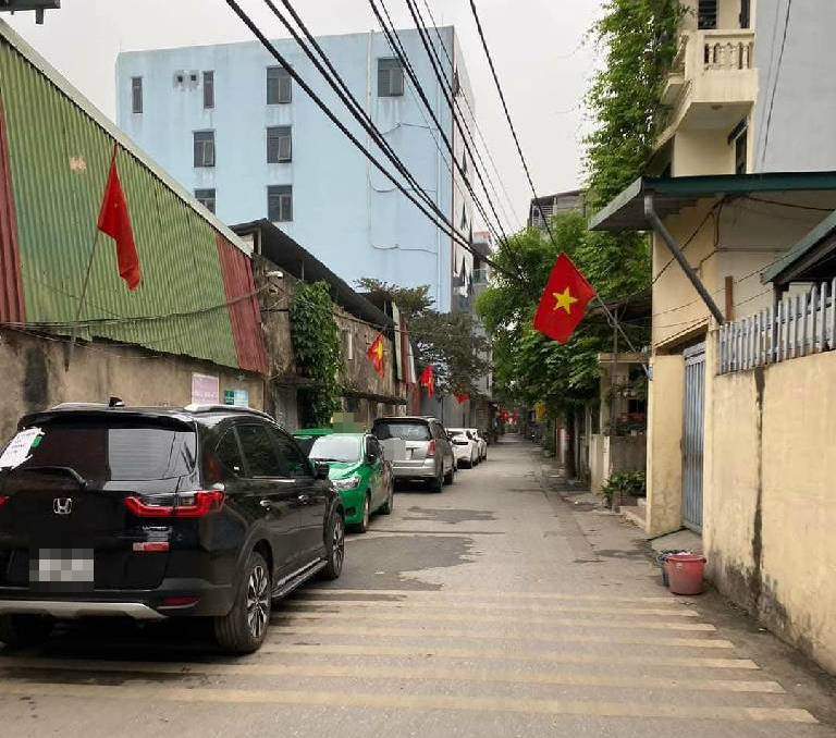 ĐÔNG NGẠC – NHÀ MẶT NGÕ THÔNG - Ô TÔ 7 CHỖ ĐỖ CỬA - KINH DOANH NHỎ - GẦN CHỢ